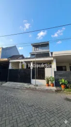 Rumah 3 Lantai Pantai Mentari Surabaya Timur &ndash; Harga Murah Butuh Renovasi