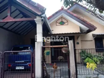 RUMAH ASRI DI GRIYA SHANTA, JUAL CEPAT MAU PINDAH