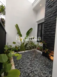 RUMAH BARU PREMIUM SEMI FURNISHED - BLIMBING, PUSAT KOTA MALANG
