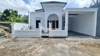 RUMAH BARU, SIAP HUNI, DEKAT EXIT TOL PURWOMARTANI