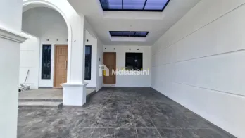 RUMAH BARU, SIAP HUNI, DEKAT EXIT TOL PURWOMARTANI
