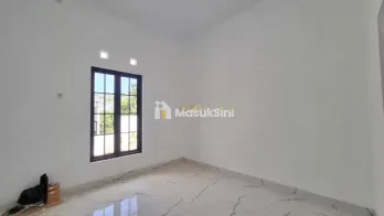 RUMAH BARU, SIAP HUNI, DEKAT EXIT TOL PURWOMARTANI
