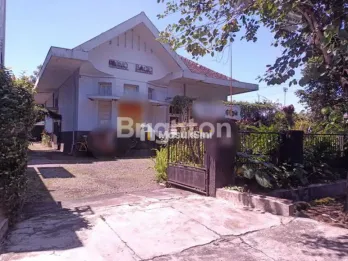 RUMAH BELANDA DI PUSAT KOTA MALANG AREA ORO ORO DOWO GUNUNG GUNUNG IJEN SKITARNYA