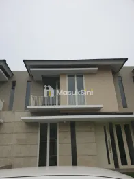 Rumah Cantik Baru Disewakan di Citraland Greenlake