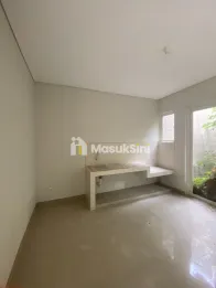 Rumah Cantik Baru Disewakan di Citraland Greenlake