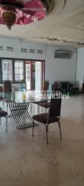 RUMAH DESAIN KLASIK DI DEKAT JL IJEN KOTA MALANG