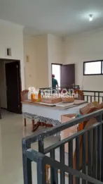 RUMAH DIKONTRAKKAN 2 LT JALAN LEBAR DAERAH SAWOJAJAR MALANG
