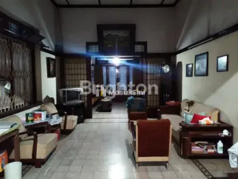 RUMAH KOLONIAL BELANDA KAWASAN PRESTIGIOUS BERGENGSI DI JALAN BESAR IJEN KLOJEN KOTA MALANG