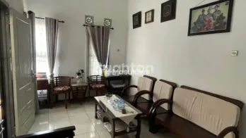 RUMAH MEWAH 2 LANTAI DI GRIYA SANTHA, LT 119M&sup2;