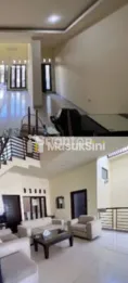 RUMAH MEWAH 2 LANTAI DI SAWOJAJAR, LT 120M&sup2;, 5 KT