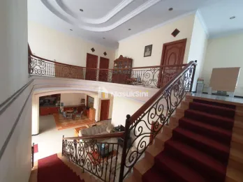 Rumah Mewah 2 Lantai Dijual Pondok Blimbing Indah Araya Kota Malang