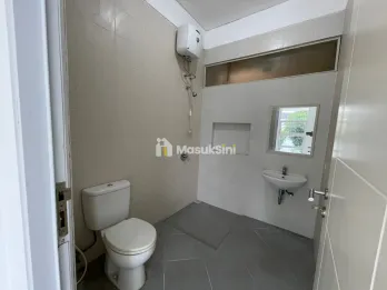 Rumah Premium Siap Huni Area Favorit Surabaya Barat Royal Residence
