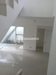 Sewa Rumah Cantik di Kawasan Premium Royal Residence