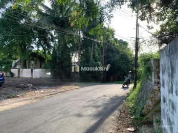 Tanah Pekarangan Pinggir Jalan Kahuripan Di Bukit Permai Jember