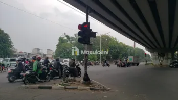 Turun Harga Dijual Cepat dibawah NJOP Tanah dan Bangunan di Jl.Daan Mogot K