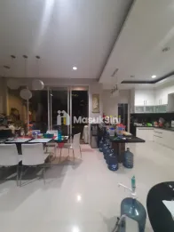 Turun Harga, Dijual Cepat Rumah di Green Lake City Cluster Amerika, West Co