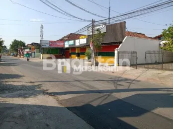 Bangunan / Kantor Lokasi Strategis di Jalan Poros Turen