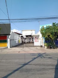 Bangunan / Kantor Lokasi Strategis di Jalan Poros Turen
