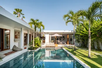 Blue Door Villa Canggu &ndash; A premium villa with spacious gardens and a prime
