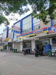 RUKO GANDENG DI KAWASAN PERBELANJAAN