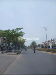 RUKO GANDENG DI KAWASAN PERBELANJAAN