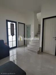 Rumah 2 lantai full Perabot di Rich Village Jember