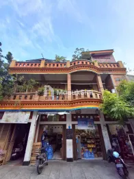 rumah dan toko sembako di kawasan premium yogyakarta