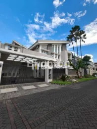 RUMAH MEWAH STRATEGIS  ISTANA DIENG PUSAT KOTA MALANG