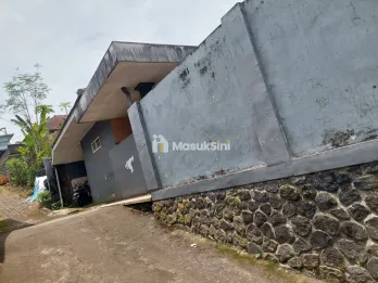 Rumah & Pekarangan tanah Daerah Dau Kabupaten Malang Lokasi Strategis