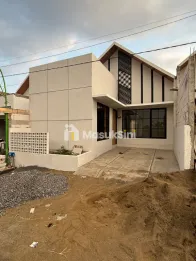 RUMAH SIAP HUNI DI DE DAUN TASIKMADU MALANG