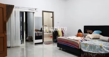 Villa 3 Lantai dengan rooftop