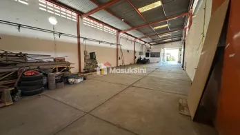 Gudang & Kantor Strategis Poros Provinsi Malang