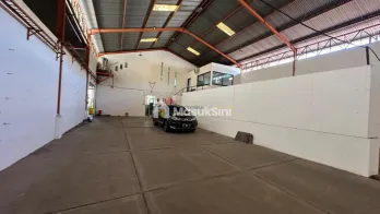 Gudang & Kantor Strategis Poros Provinsi Malang