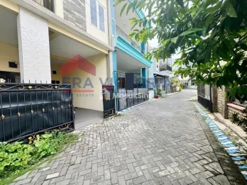 Rumah 2 Lantai Dekat Pasar Blimbing & Hwa Ind