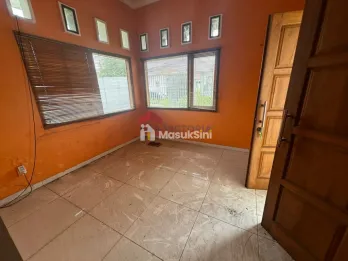 Rumah 2 Lantai Wiyung Dekat Pakuwon Mall & Exit Tol
