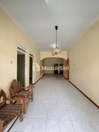 Rumah 5 Kamar Tidur di Perum Pondok Bambu Kebonsari Jember
