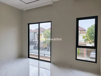 Rumah Baru Lippo Cikarang siap huni dengan akses lgsg Deltamas Jababeka