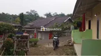 rumah kontrakan ples tanah kebun