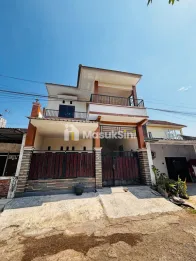Rumah Mewah 2 Lantai di Jl Mastrip Jember dekat Poltek