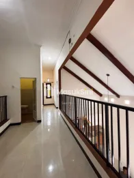 Rumah Mewah 2 Lantai di Jl Mastrip Jember dekat Poltek
