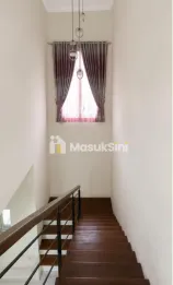 Rumah Mewah di Perumahan Green Hills Malang