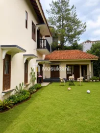 Rumah Mewah di Perumahan Green Hills Malang