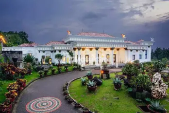 RUMAH VILLA SUPER MEWAH UNTUK PARA SULTAN DI SENTUL BOGOR