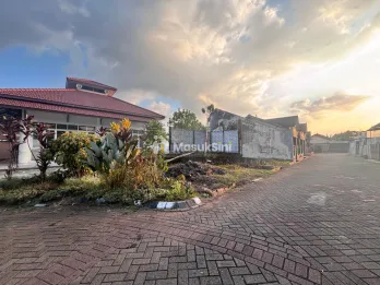 Tanah pojok belakang Auto 2000 dekat Roxy mall Jember