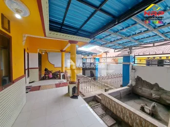 Dijual Rumah 2 Lantai 4 Kamar Tidur di Banyuwangi Kota - Kertosari