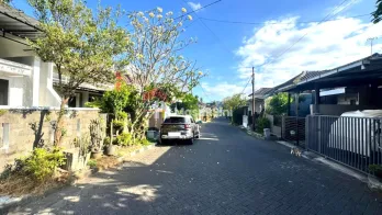 Dijual Rumahategis Tengah Kota dengan View Pegunungan