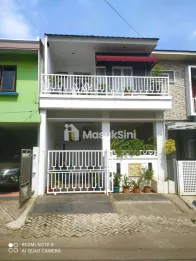 jual cepat rumah 2 lantai di perumahan taman kota Bekasi