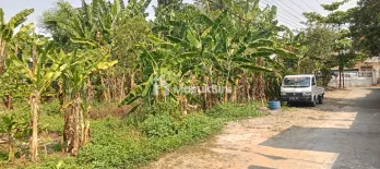 jual cepat rumah dan tanah kosong nya lokasi strategis dan asri cocok untuk investasi dan pembangunan