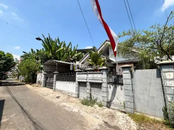 Rumah 2 lantai LT 297m2 di Kebonsari Jember