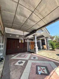Rumah 2 lantai LT 297m2 di Kebonsari Jember
